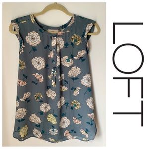 ✨ LOFT outlet flutter-sleeve Henley blouse top ✨